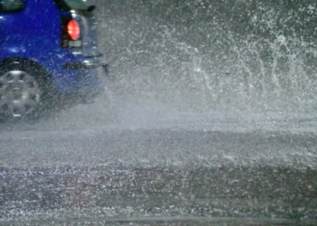 Διακοπή κυκλοφορίας στην οδό Ναϊάδων στο Παλαιό Φάληρο, λόγω καθίζησης