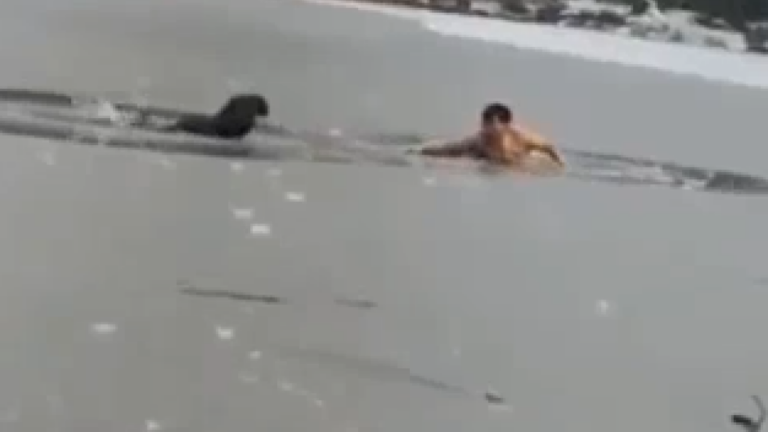 Δραματικές σκηνές στην Κίνα: Άντρας έσπευσε να σώσει ένα παιδί και παραλίγο να πεθάνει - Βίντεο