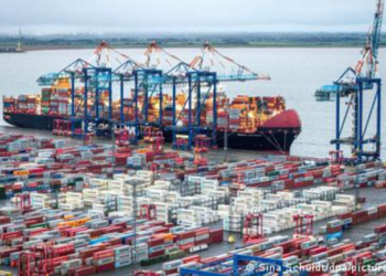 ΕΕ: Δύο αντικρουόμενες στρατηγικές για απεξάρτηση από ΗΠΑ