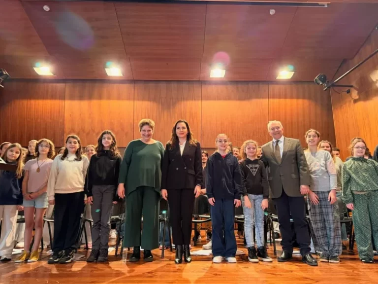 Η Όλγα Κεφαλογιάννη στην Κέρκυρα