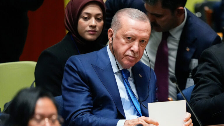 Ερντογάν: «Χτίζουμε την αποτρεπτική μας ικανότητα στη "Γαλάζια Πατρίδα", χωρίς βλέψεις σε ξένα εδάφη»