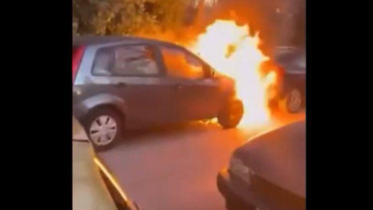 Φωτιά σε αμάξι στην Κηφισιά - Δείτε βίντεο