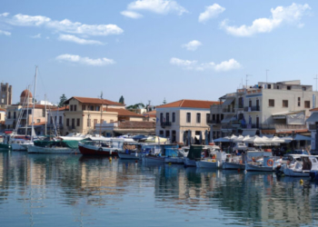 Η Αίγινα διψάει: «Θέλουμε νερό, καθαρό και ασφαλές» - Σε 10-12 μέρες η αποκατάσταση, λέει στον ΣΚΑΪ ο Αντιπεριφερειάρχης Νήσων