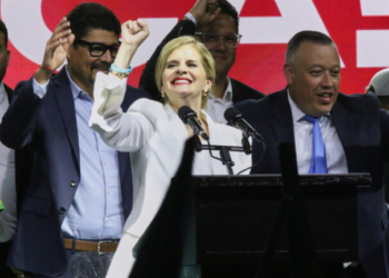 Η εκλεγμένη πρόεδρος της Κόστα Ρίκα λογαριάζει στον πρόεδρο του Σαλβαδόρ στην εκστρατεία της κατά της διακίνησης ναρκωτικών