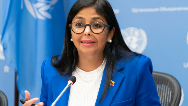 Η Ροντρίγκεζ υπόσχεται «ελεύθερες και δίκαιες» εκλογές στη Βενεζουέλα