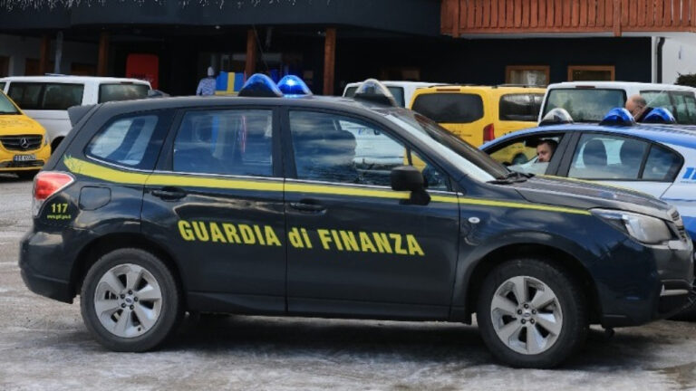 Ιταλία: Συγκρούσεις της αστυνομίας με διαδηλωτές στο Μιλάνο, κοντά στο Ολυμπιακό Χωριό