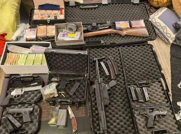 Καπνικά - ΔΑΟΕ χρήματα όπλα