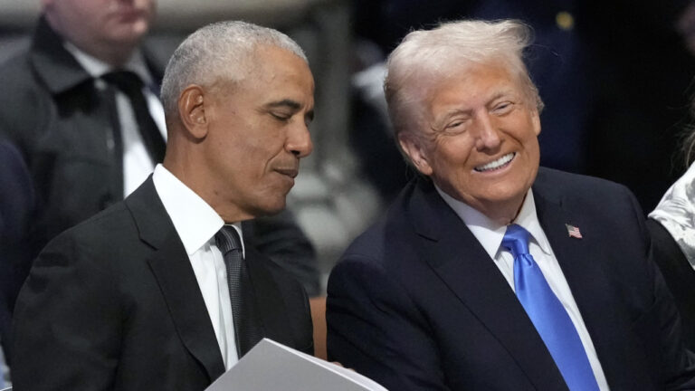 Λευκός Οίκος: Απέσυρε το επίμαχο βίντεο με τους Ομπάμα και μιλά για «ανθρώπινο λάθος»