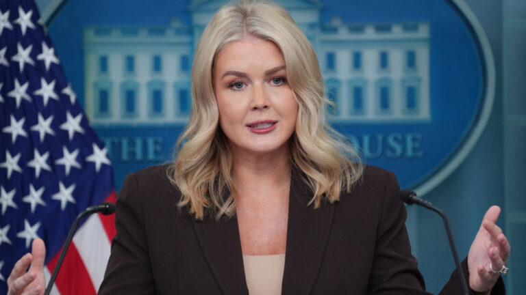 Λευκός Οίκος σε Ζελένσκι για «άδικη» πίεση από ΗΠΑ: «Όλη αυτή η κατάσταση είναι πολύ άδικη»