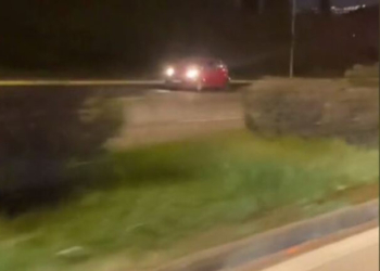 Λεωφόρος Σχιστού: Οδηγός πηγαίνει με την όπισθεν για να... γλιτώσει την κίνηση - Δείτε βίντεο