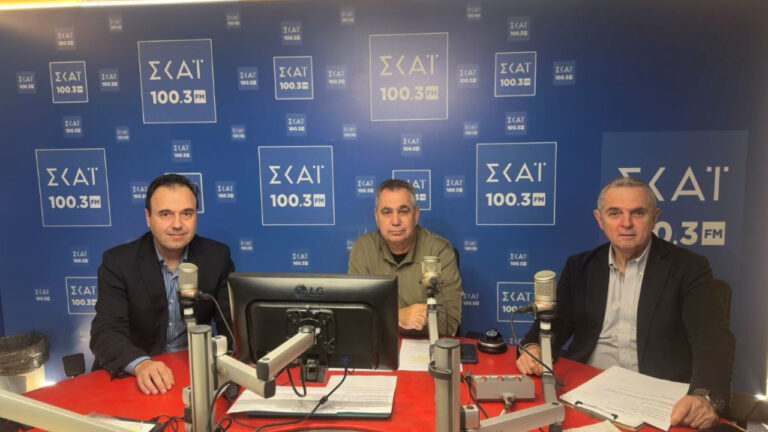 LIVE από το στούντιο του ΣΚΑΪ 100,3 ο Δημήτρης Παπαστεργίου