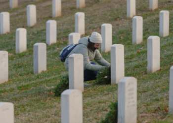 Μια λύση για τα γεμάτα νεκροταφεία: Μετατρέψτε τους αγαπημένους σας σε λίπασμα