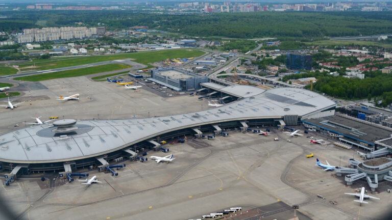 Μόσχα: Επαναλειτουργούν τα αεροδρόμια μετά την ουκρανική επίθεση με drones