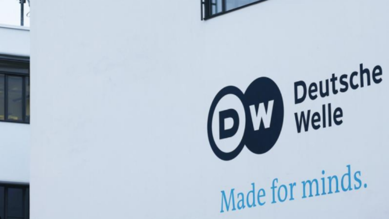 Να μην καταργηθεί το Ελληνικό Πρόγραμμα της Deutsche Welle ζητεί ο επικεφαλής του παραρτήματος