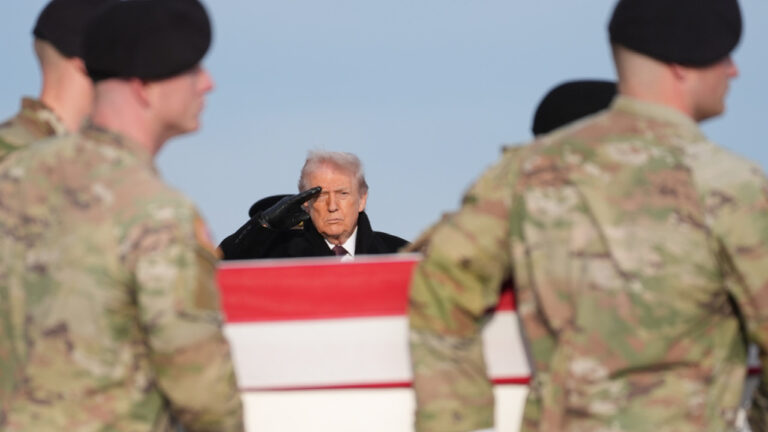 Ο αμερικανικός στρατός προετοιμάζεται για παρατεταμένες επιχειρήσεις εναντίον του Ιράν