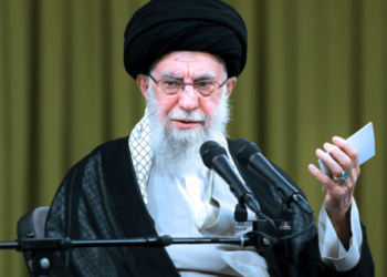 Ο Χαμενεΐ απειλεί τις ΗΠΑ: Πιθανή επίθεση στο Ιράν θα εξελιχθεί σε περιφερειακό πόλεμο