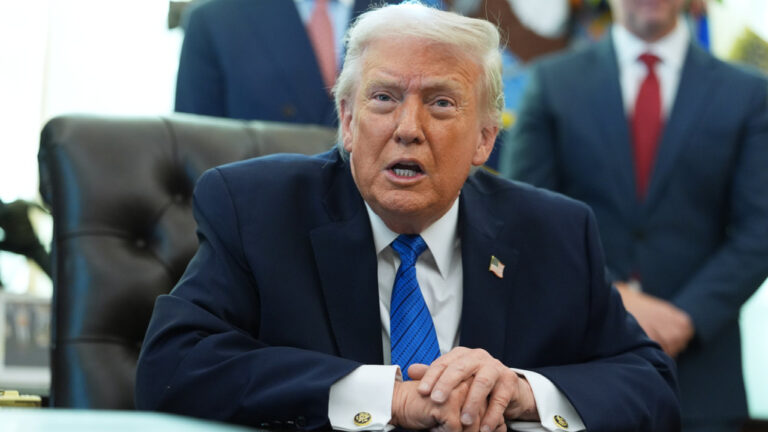 Ο Τραμπ εξετάζει το ενδεχόμενο αποστολής δεύτερου αεροπλανοφόρου στη Μέση Ανατολή