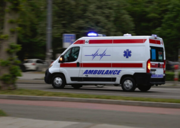 Οδηγούσε μεθυσμένος ιδιωτικό ασθενοφόρο στη Θεσσαλονίκη