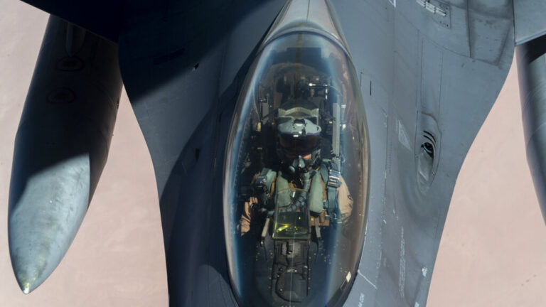 Οι ΗΠΑ συγκεντρώνουν τη μεγαλύτερη αεροπορική δύναμη στη Μέση Ανατολή από την εισβολή στο Ιράκ το 2003