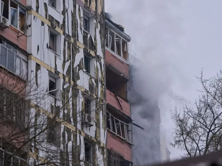 Κατεστραμμένη πολυκατοικία Κίεβο