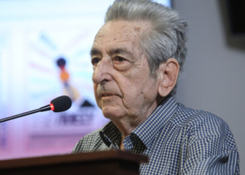 Πέθανε ο δημοσιογράφος Αριστείδης Μανωλάκος