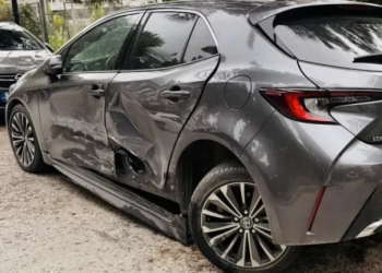 Ποινική δίωξη για δύο πλημμελήματα στη μεθυσμένη τραγουδίστρια που παρέσυρε 5 ΙΧ στο Κολωνάκι