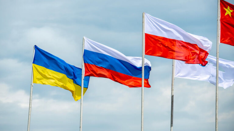 Πολωνία: Ο πόλεμος στην Ουκρανία θα καθορίσει ποιος θα είναι ο «τρίτος πυλώνας» της νέας παγκόσμιας τάξης