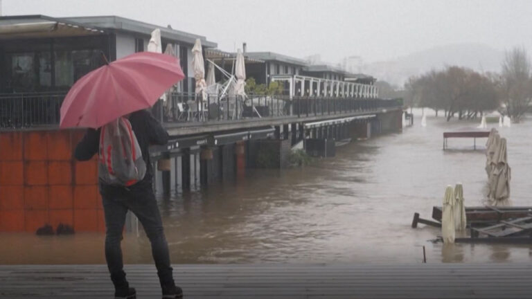 Πορτογαλία: Νέες ισχυρές βροχοπτώσεις, 3.000 άνθρωποι εκκένωσαν τα σπίτια τους - Δείτε βίντεο