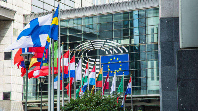 «Πράσινο φως» από το Ευρωπαϊκό Κοινοβούλιο για το δάνειο 90 δισεκ. ευρώ προς την Ουκρανία