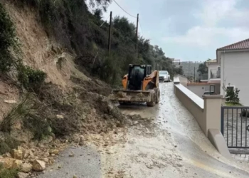 Προβλήματα από την κακοκαιρία σε Ήπειρο, Μεσσηνία και Δυτική Ελλάδα - Κυκλοφοριακές ρυθμίσεις λόγω κατολισθήσεων