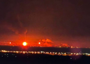 Πυρκαγιά σε στρατιωτική εγκατάσταση της Ρωσίας εξαιτίας ουκρανικής επίθεσης - Δείτε βίντεο