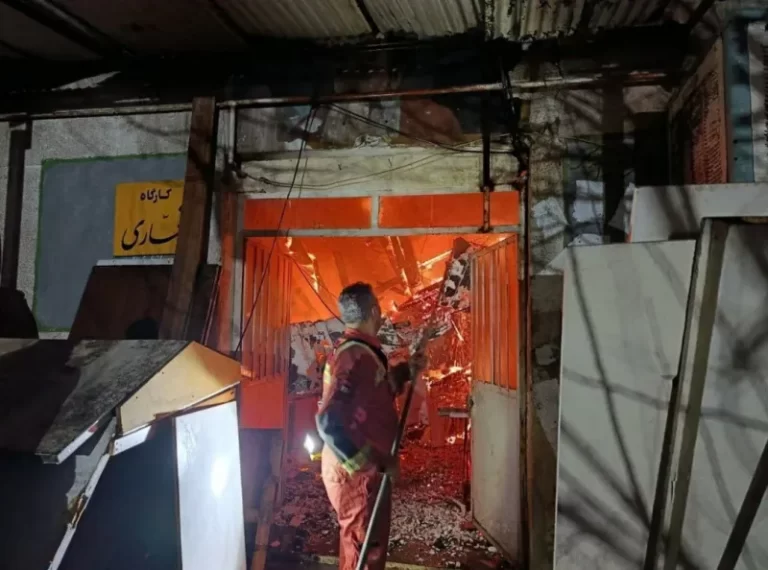 Πυρκαγιά σε στρατόπεδο της Τεχεράνης - Δείτε βίντεο