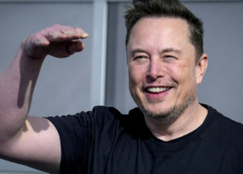 Ρητορική ακροδεξιάς από τον Μασκ: Έκανε συνεχείς αναρτήσεις για τη «λευκή φυλή» στο X