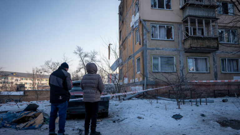 Ρωσικό μπαράζ βομβαρδισμών την νύχτα στην Ουκρανία - Περισσότεροι από 20 τραυματίες (βίντεο)