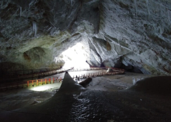 Ρουμανία: Ανθεκτικό σε σύγχρονα αντιβιοτικά βακτήριο βρέθηκε σε αρχαία σπηλιά πάγου