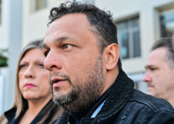 Ρούτσι για Τέμπη: Μετά από τρία χρόνια πόνου, οι εκταφές θα αποκαλύψουν όσα κρύβουν