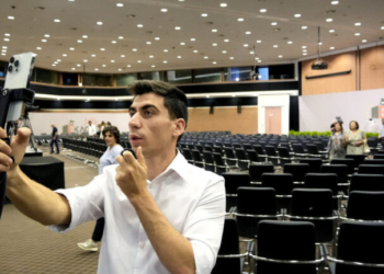 Σάλος στην Κύπρο με τον Φειδία Παναγιώτου - Αποκαλύψεις για το «πολιτικό γραφείο» - βίλα του