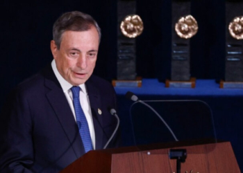 «Σταυροδρόμι για την Ευρώπη»: Ομοσπονδία ή περιθωριοποίηση, προειδοποιεί ο Μάριο Ντράγκι