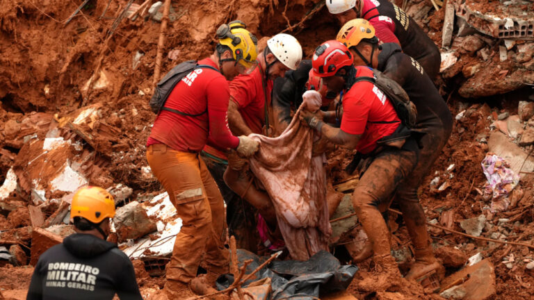 Στους 55 οι νεκροί από τις σφοδρές βροχοπτώσεις στη Βραζιλία