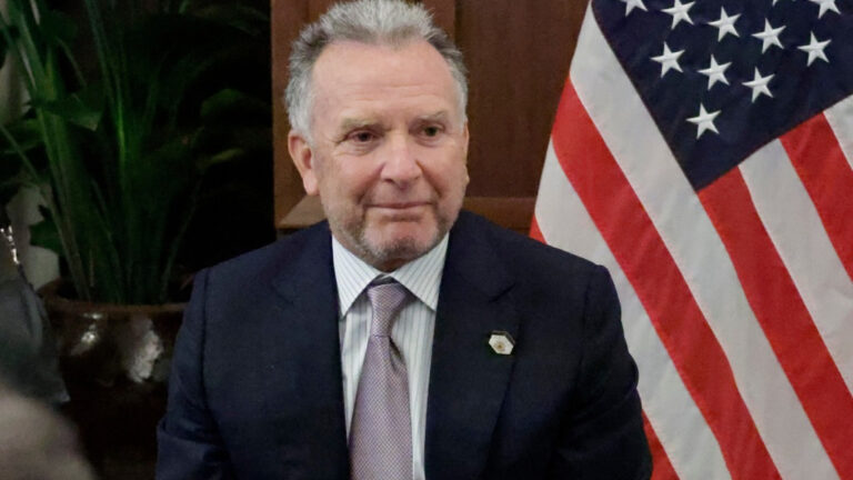 «Τελευταία ευκαιρία»: Μια συμφωνία με το Ιράν θα πρέπει να έχει επ' αόριστον ισχύ, διαμηνύει ο Γουίτκοφ