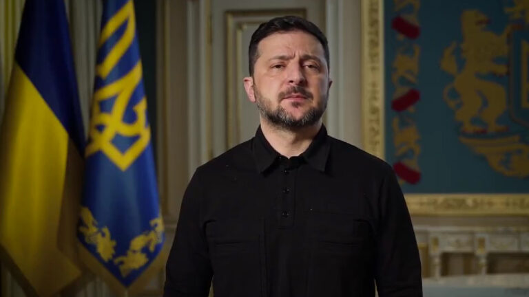 Την ενίσχυση της αντιαεροπορικής άμυνας και την άμεση επιδιόρθωση των δικτύων, ζήτησε ο Ζελένσκι