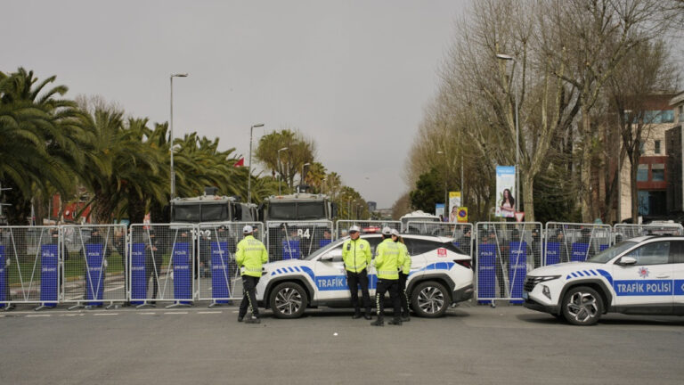 Τουρκία: Συνελήφθησαν 32 άτομα στο πλαίσιο έρευνας για παράνομo στοιχηματισμό