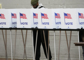 Τραμπ: Οι ΗΠΑ πρέπει να «εθνικοποιήσουν» τις εκλογές