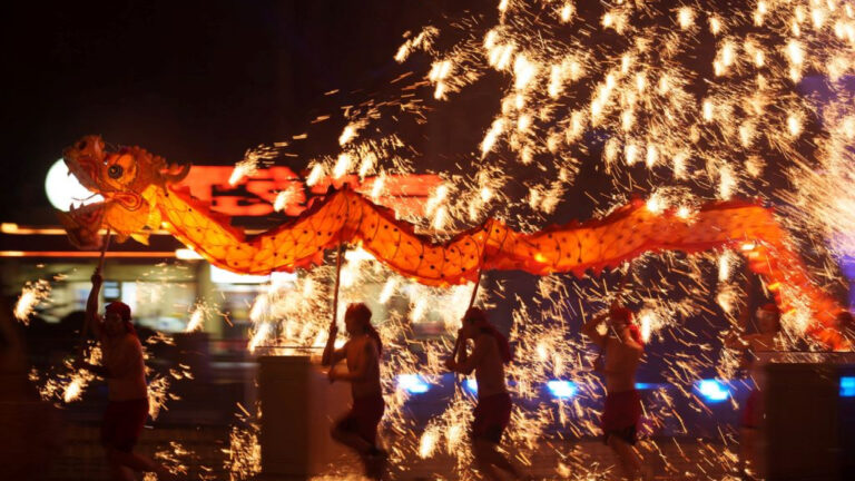 Τραγωδία στην Κίνα, ενώ γιορτάζεται η Πρωτοχρονιά: 12 νεκροί από έκρηξη και πυρκαγιά σε κατάστημα με πυροτεχνήματα