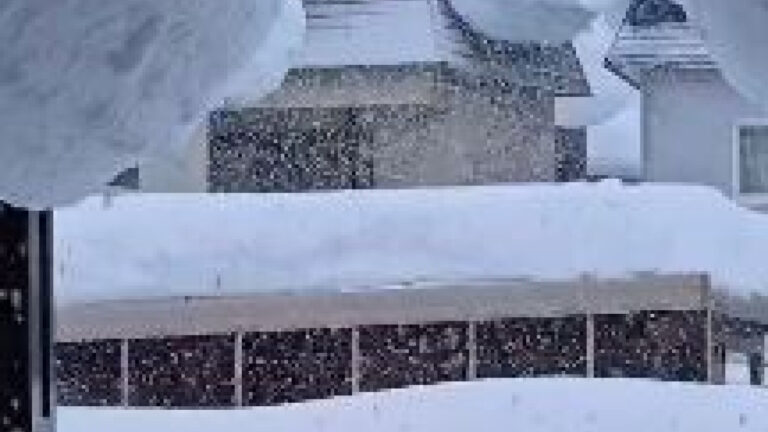 Tριάντα νεκροί από τις σφοδρές χιονοπτώσεις στην Ιαπωνία