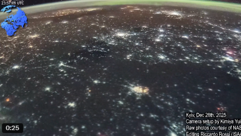 Τρόμος από το διάστημα: Βίντεο από τον ISS με ρωσικούς πυραύλους να χτυπούν το Κίεβο