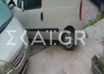 Τρόμος στο Αιγάλεω: Φορτηγό «θέρισε» σταθμευμένα αυτοκίνητα στη Θηβών – Δείτε το βίντεο ντοκουμέντο