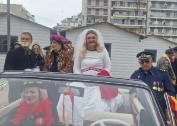 Τσικνοπέμπτη με κέφι, ψησταριές και καρναβαλικό παλμό σε Πάτρα και Λάρισα- Δείτε βίντεο και φωτογραφίες