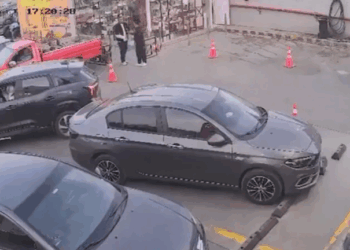 Βίντεο: Η στιγμή που υποχωρεί η γη στην Αίγυπτο και καταπίνει δύο κτίρια