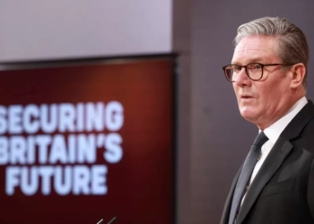 Βρετανία: «Πλήρη έρευνα» της σχέσης του Τζέφρι Έπστιν με τον πρώην υπουργό Πίτερ Μάντελσον ζητά ο Στάρμερ